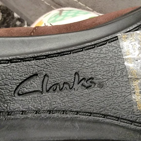 Clarks Bendables Brown Heeled Boots, Size 8W - Picture 7 of 9